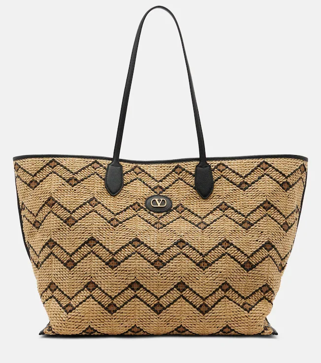 VLogo Large raffia-effect tote bag
