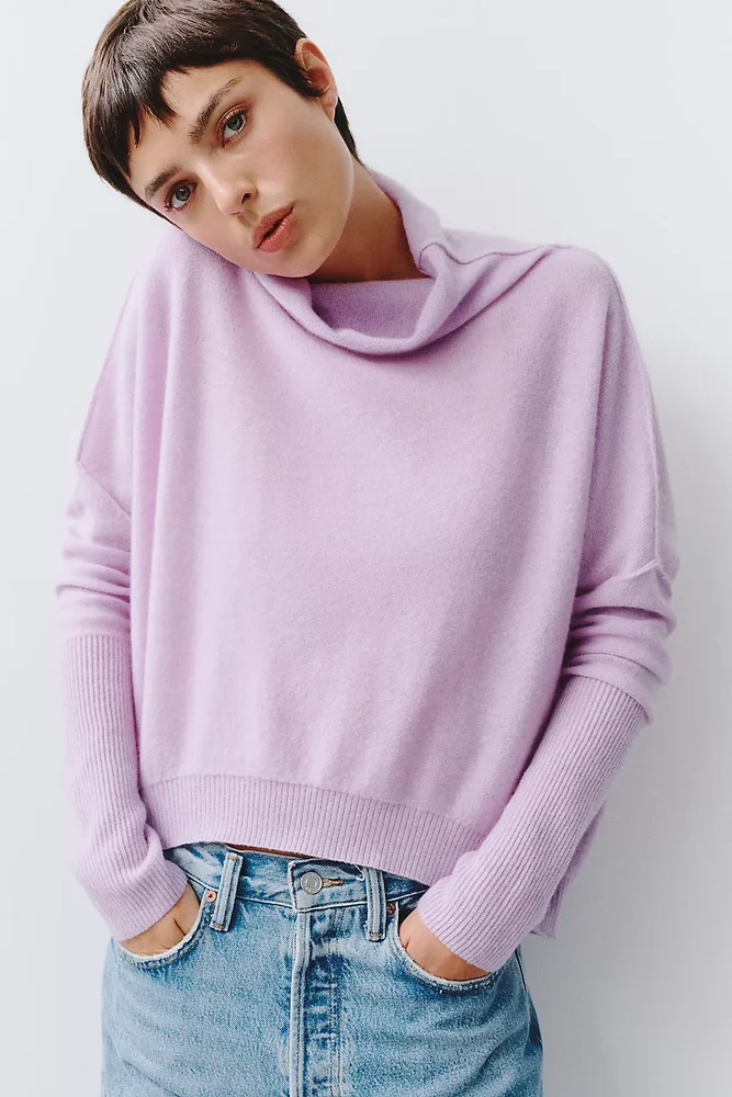 100% Cashmere Turtleneck Sweater