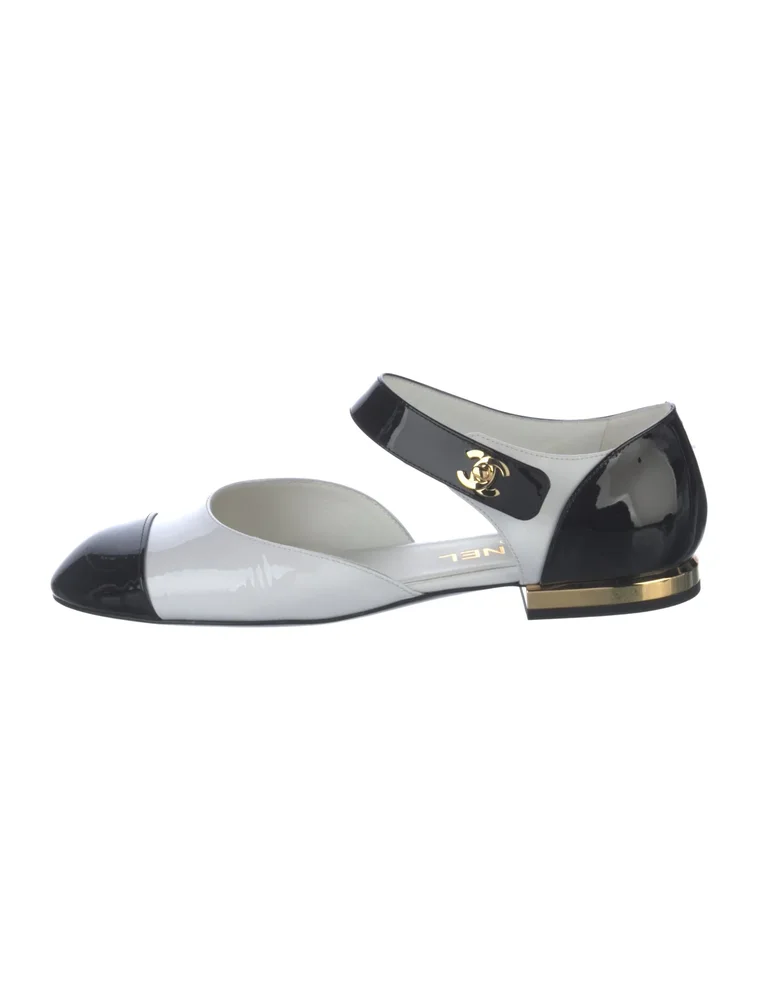 Pre-Owned Interlocking CC Logo Patent Leather Mary Jane Flats