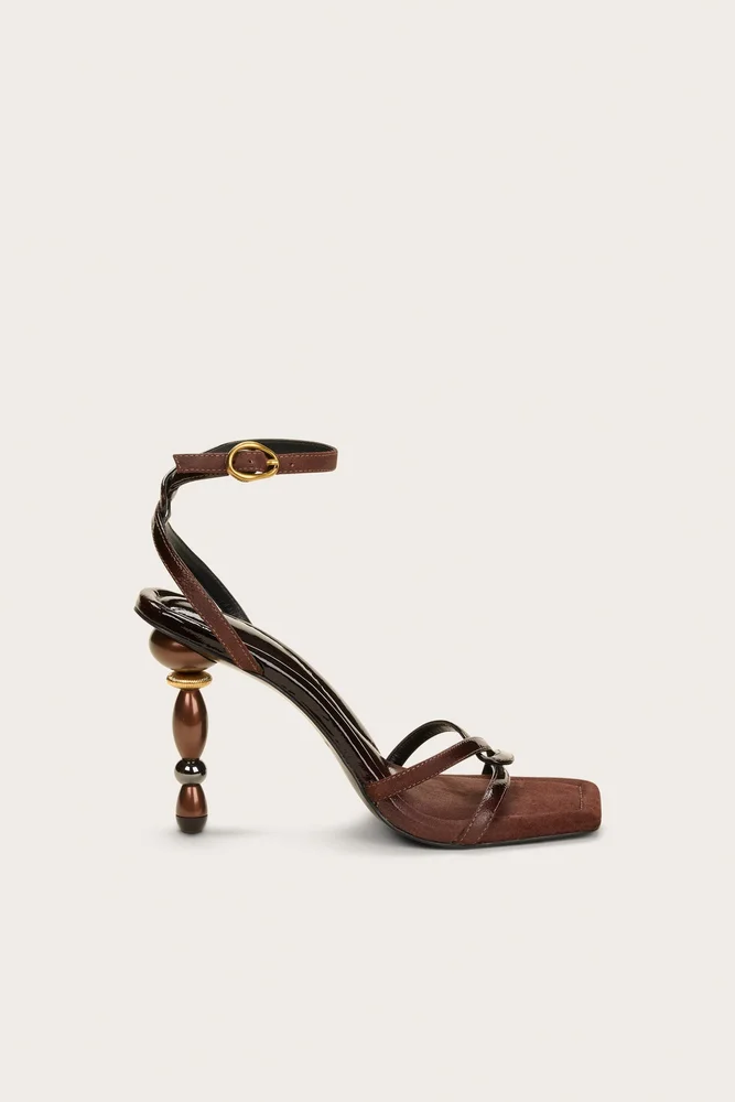 Maddie Sandal in Java
