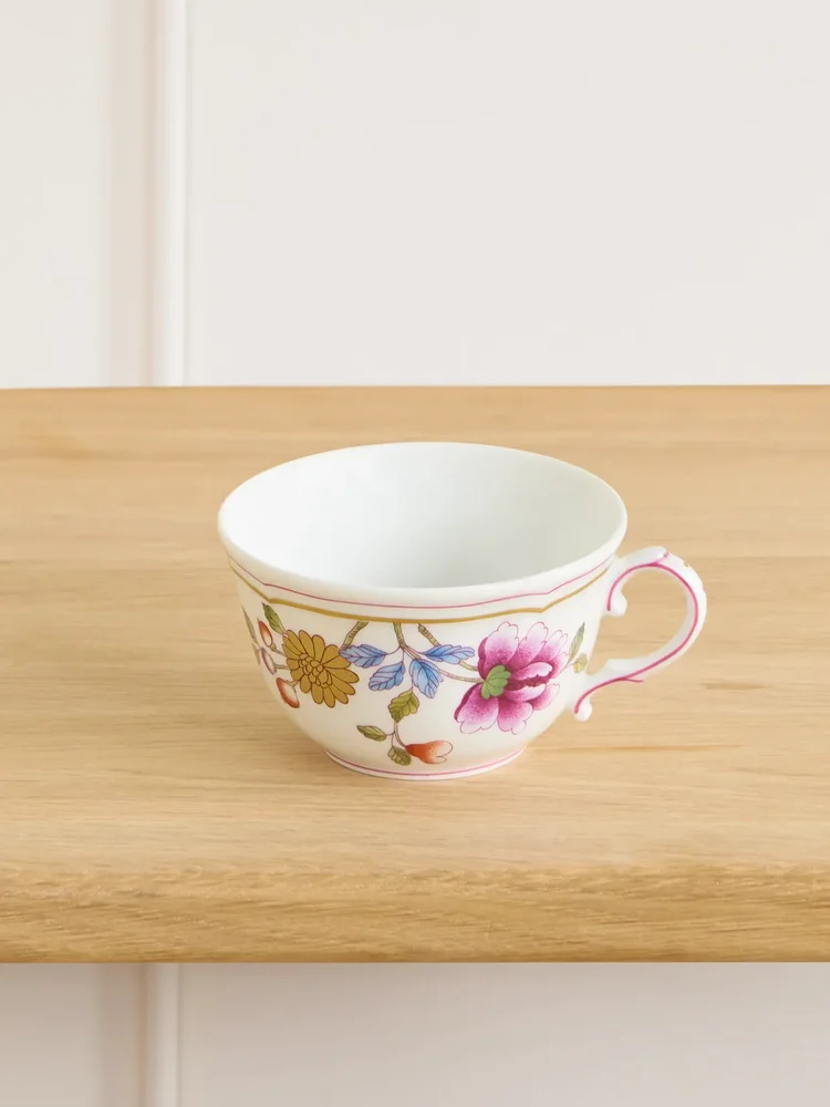 Porcelain tea cup