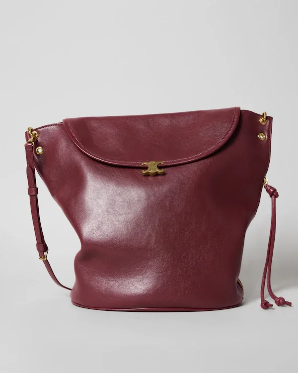 Soft Triomphe Bucket in Shiny Lambskin - Syrah