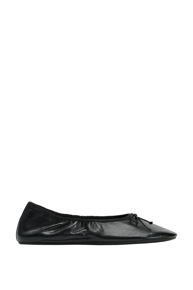 RUFFLED LEATHER BALLET FLATS