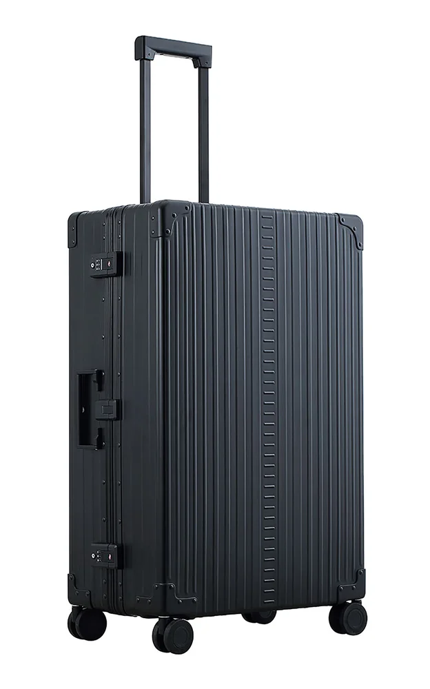 30" Macro Traveler Checked