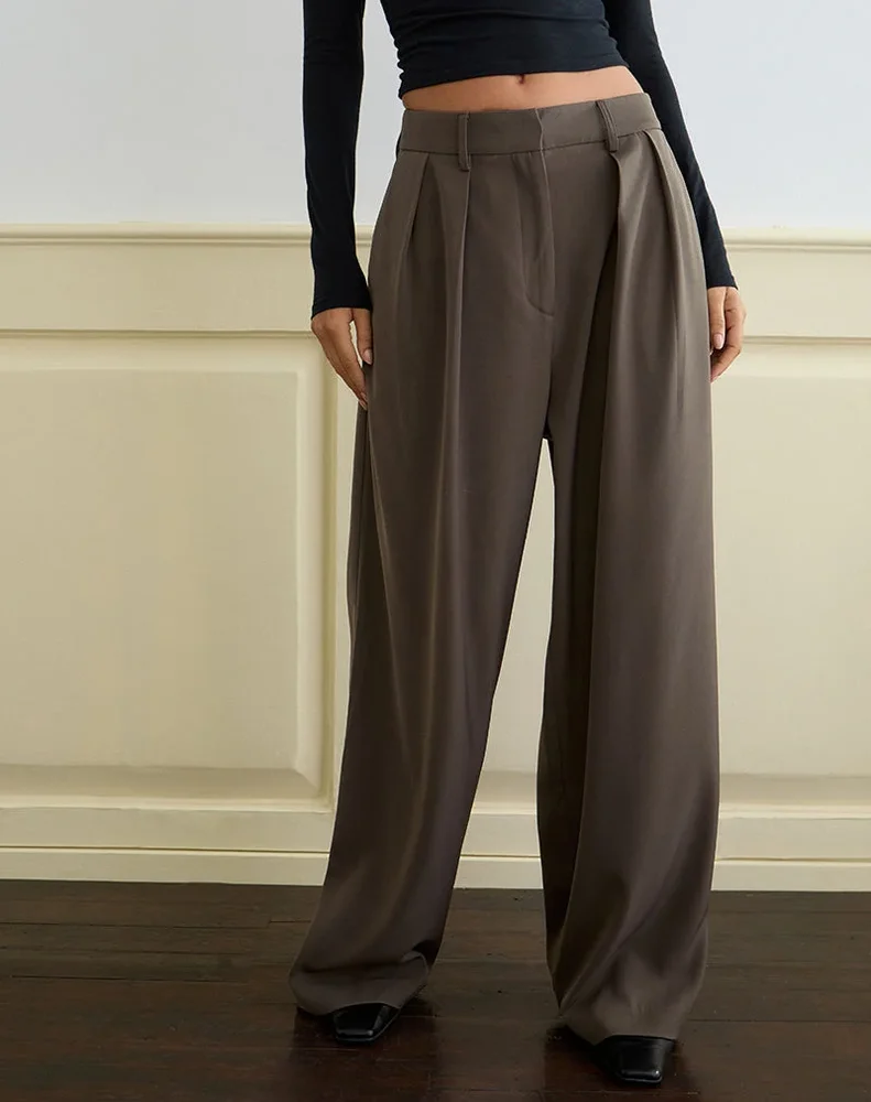 Nala Wide Pleat Trouser in Tailoring Truffle