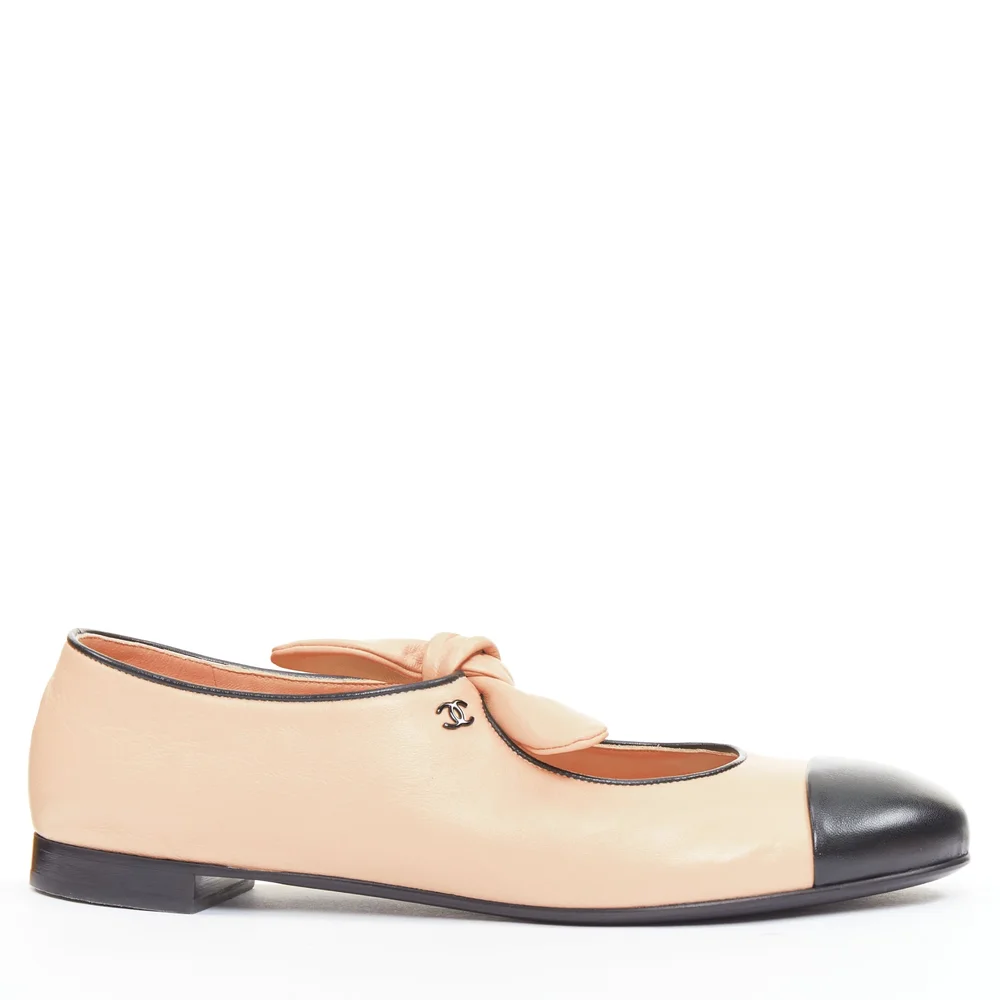 Pre-Owned Lambskin Leather Ribbon Flats