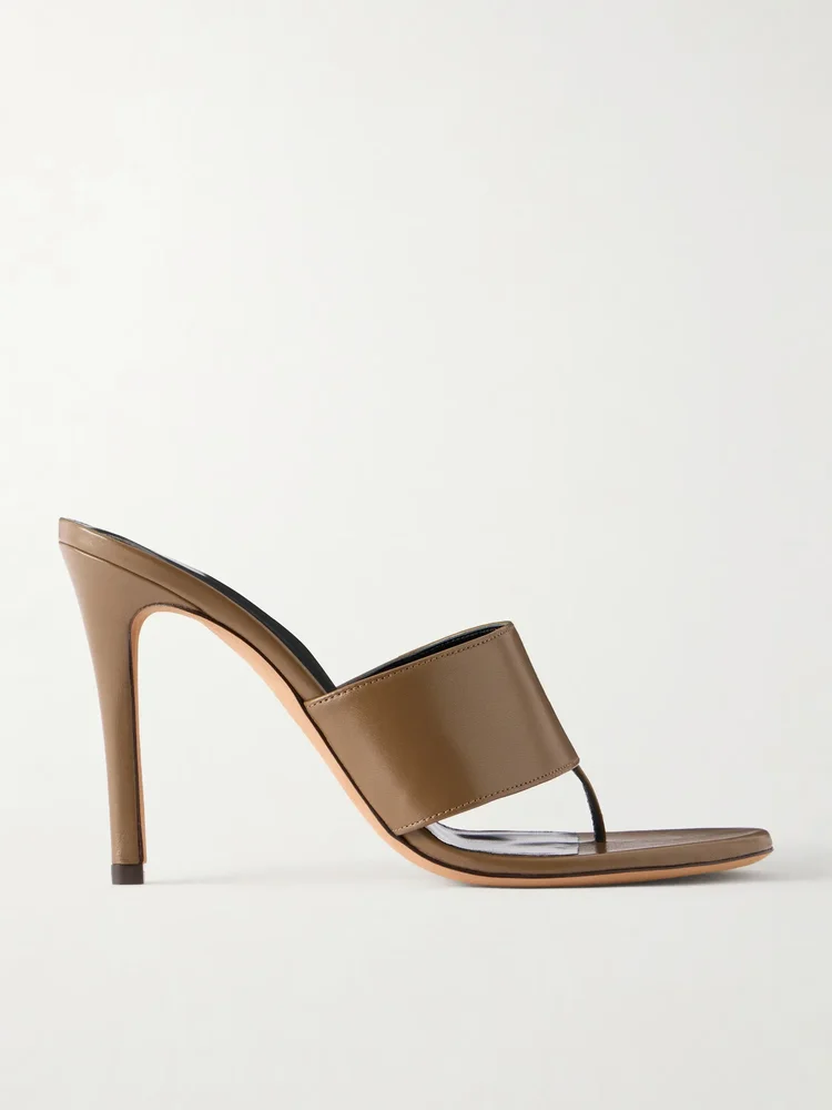Snug leather thong sandals