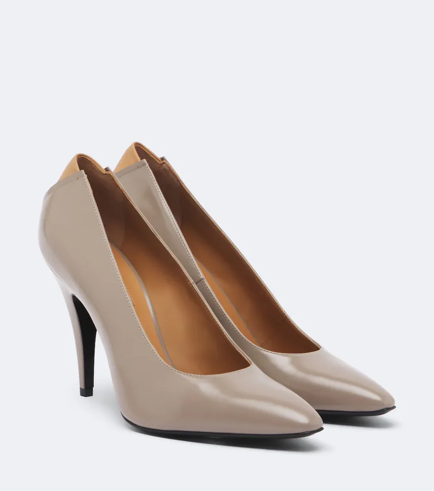 Leather pumps