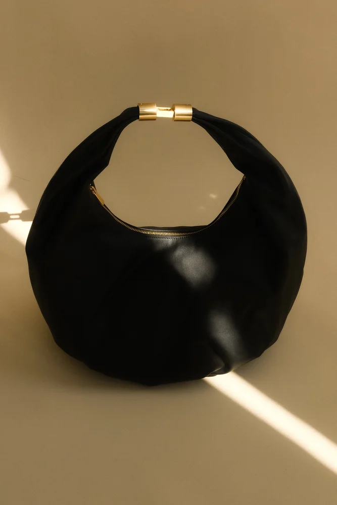 Bristol Croissant Leather Shoulder Bag - Black