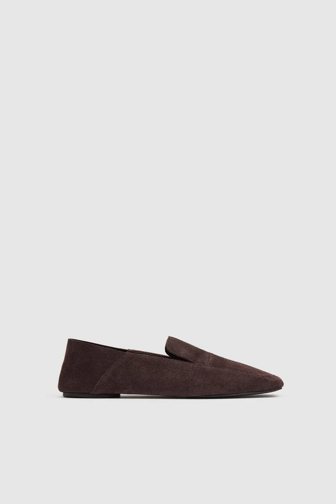 Suede Minimal Flat Loafer in Coffee