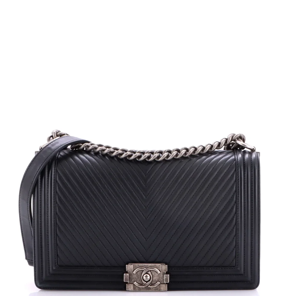 Pre-Owned Chanel Boy Flap Bag Chevron Lambskin New Medium