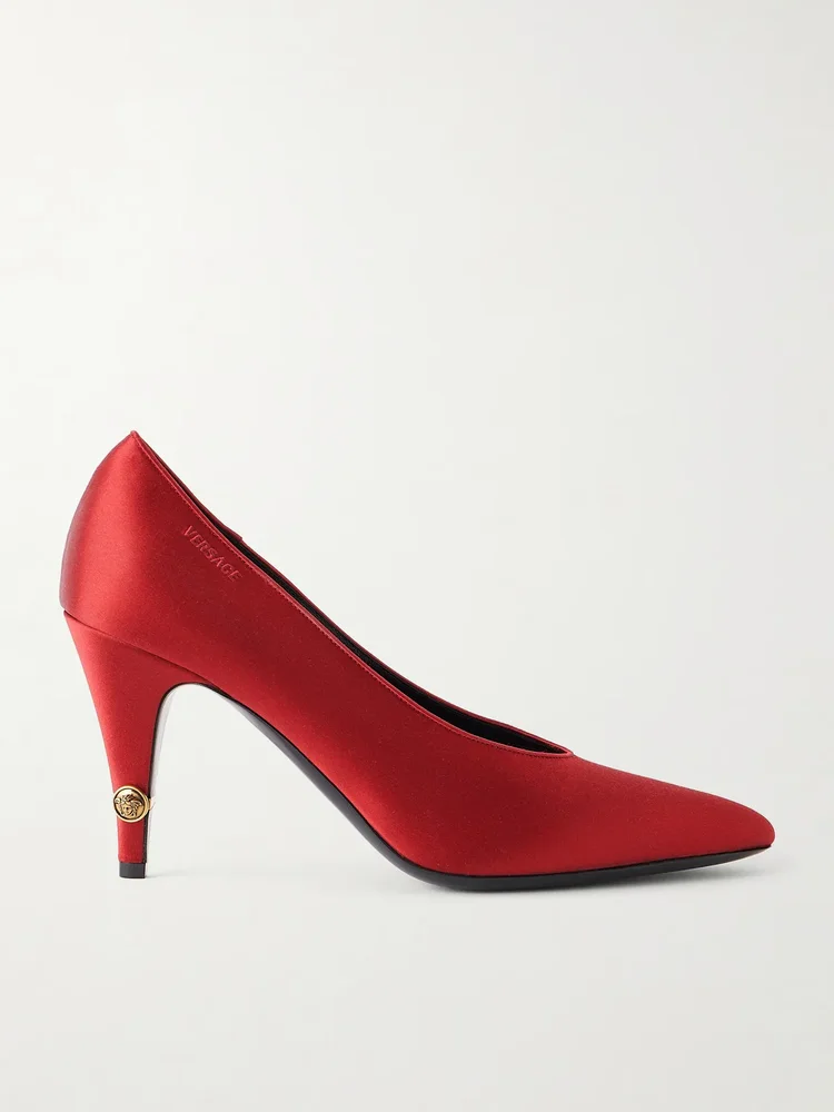 Gianni 90 logo-detailed satin pumps