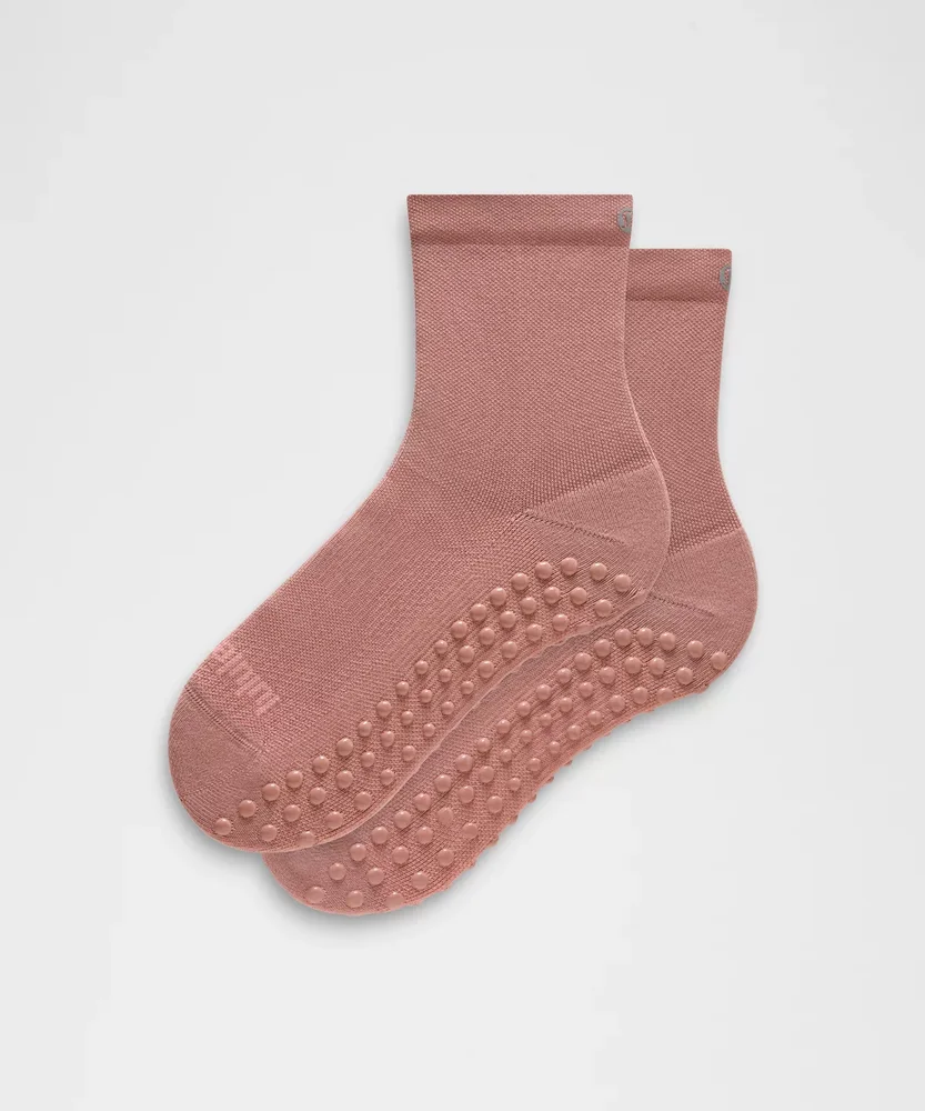Find Your Balance Grip Quarter Socks