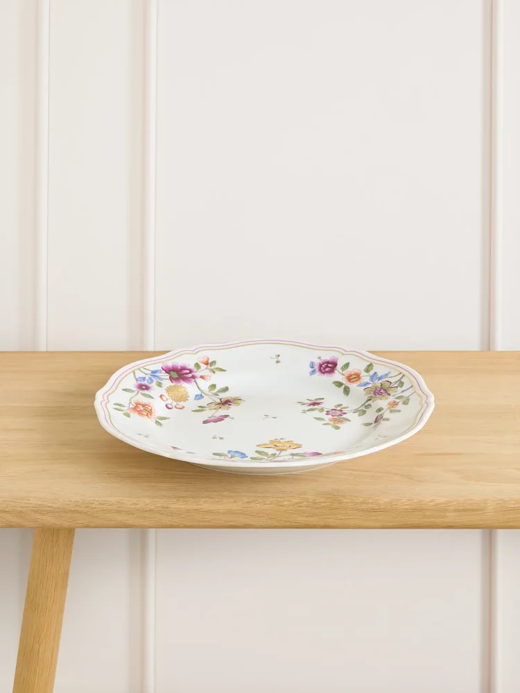 Porcelain dinner plate