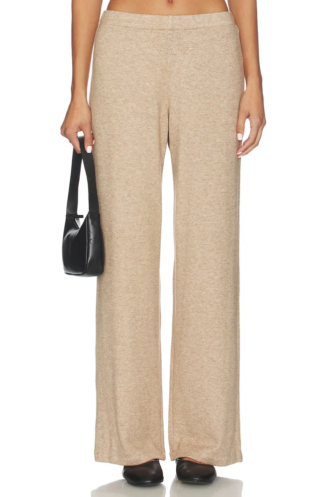 Kate straight-leg pant in four-season stretch