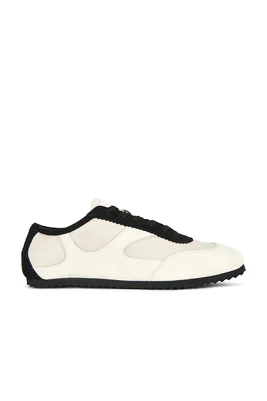 Adams Low Sneaker