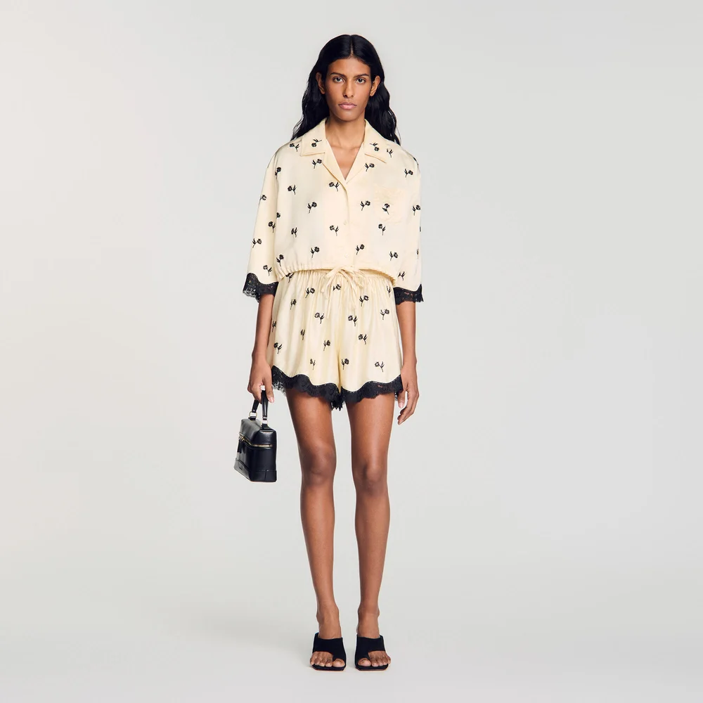 CROPPED FLORAL EMBROIDERED SHIRT