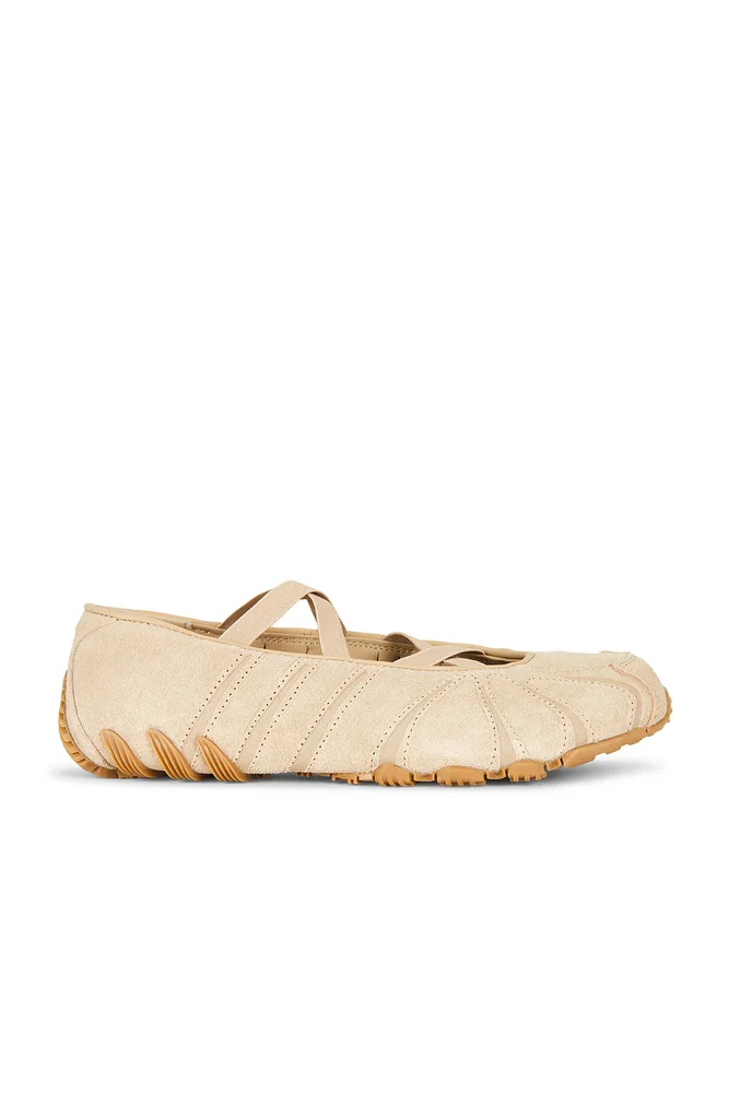 Ghost Sprint Ballet Sneakers in Magic Beige