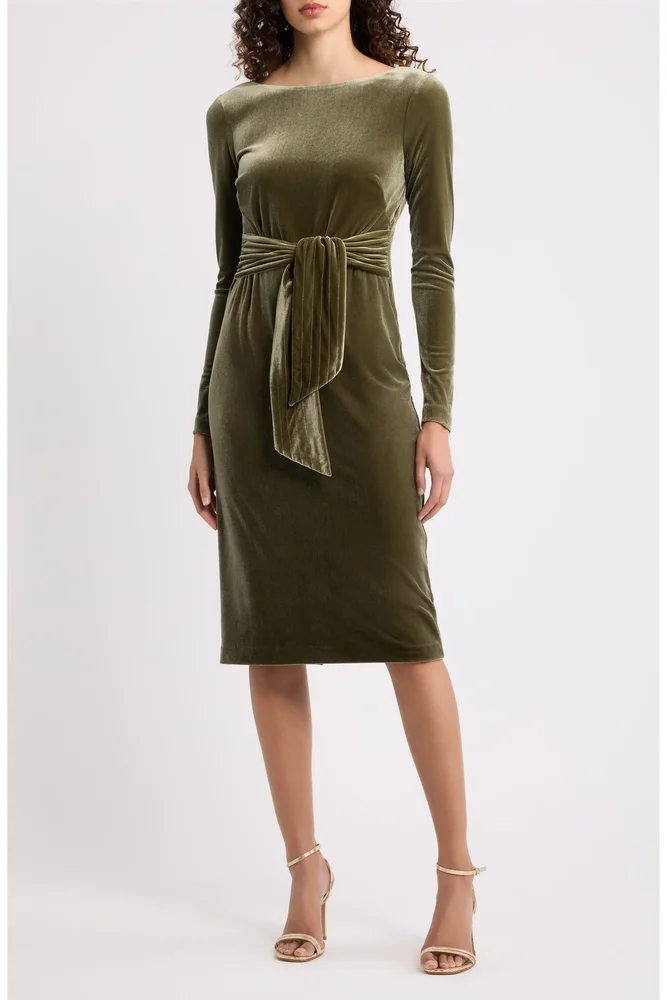 Bateau Neck Velvet Sheath Dress