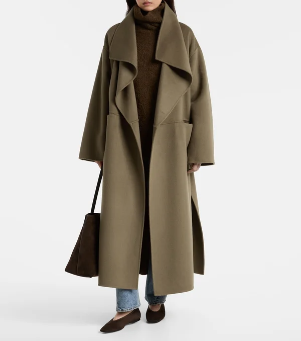 Wool and cashmere doublé coat in brown - Toteme