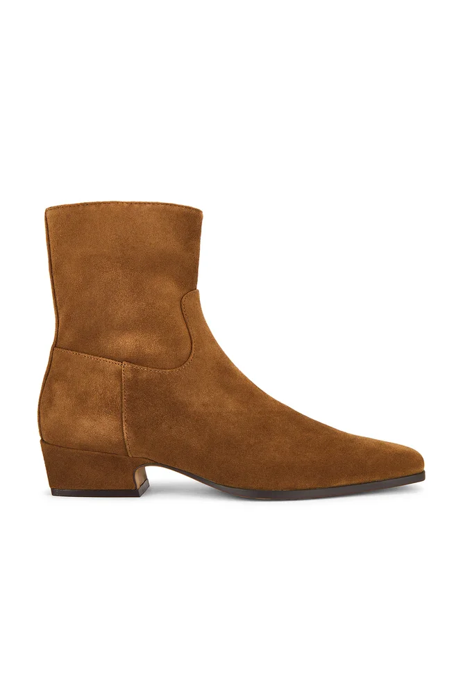 Dusty Boot