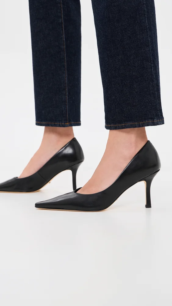 Stevie Pumps