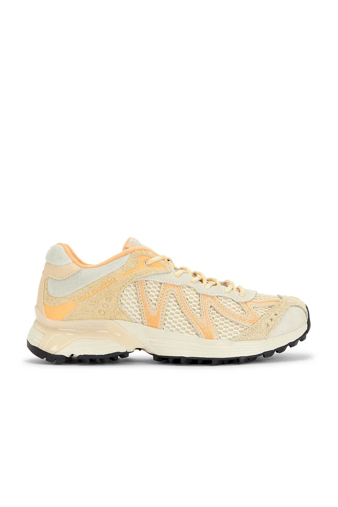 XT-Whisper Embroidery Sneaker