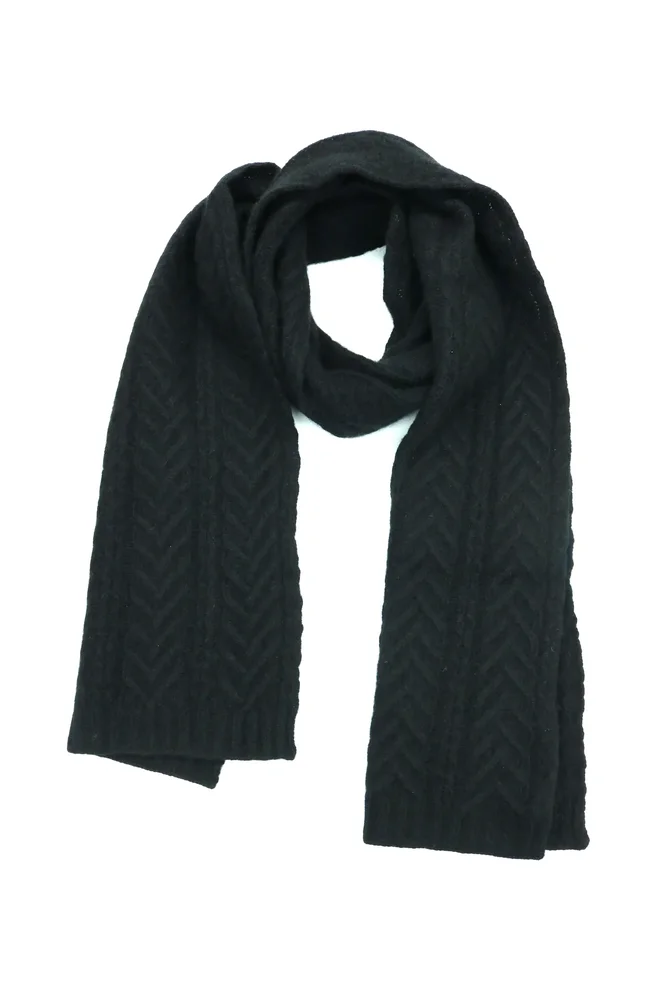 Cashmere scarf in fancy stitch