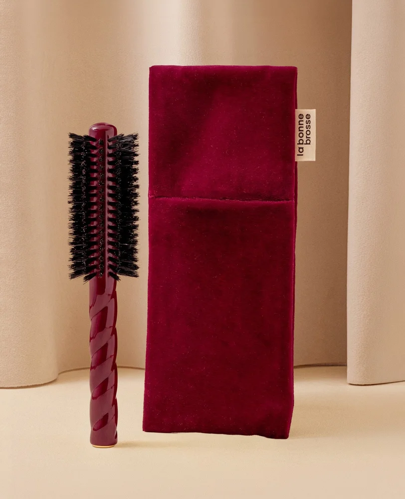 La Pochette "Brosse Ronde" Rouge Cerise
