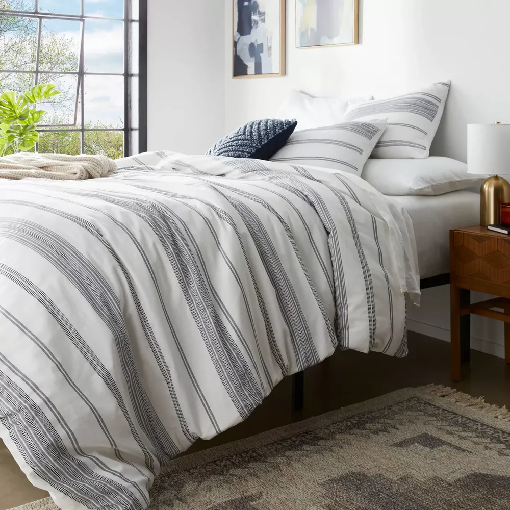Full/Queen Cotton Woven Stripe Duvet Cover and Sham Set, White/Navy