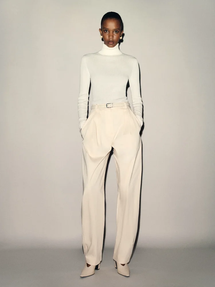 Ophelia Tissue Cashmere Turtleneck