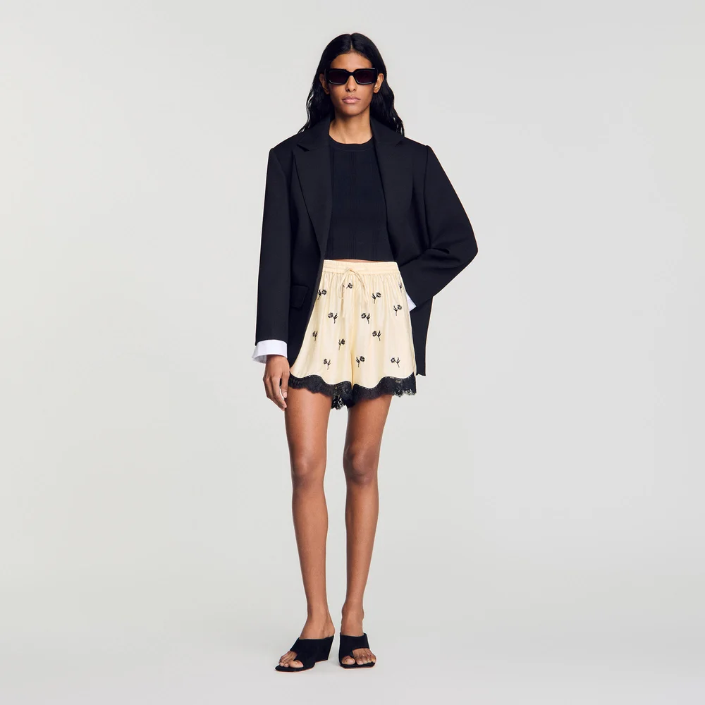 FLORAL EMBROIDERED SHORTS