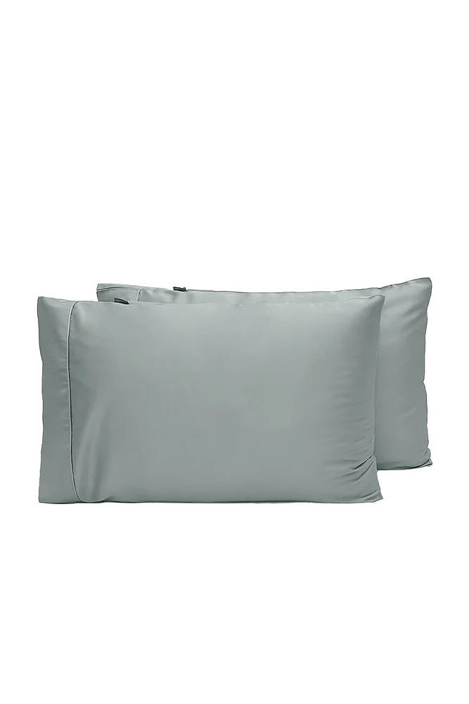 Standard Signature Sateen Pillowcase Set