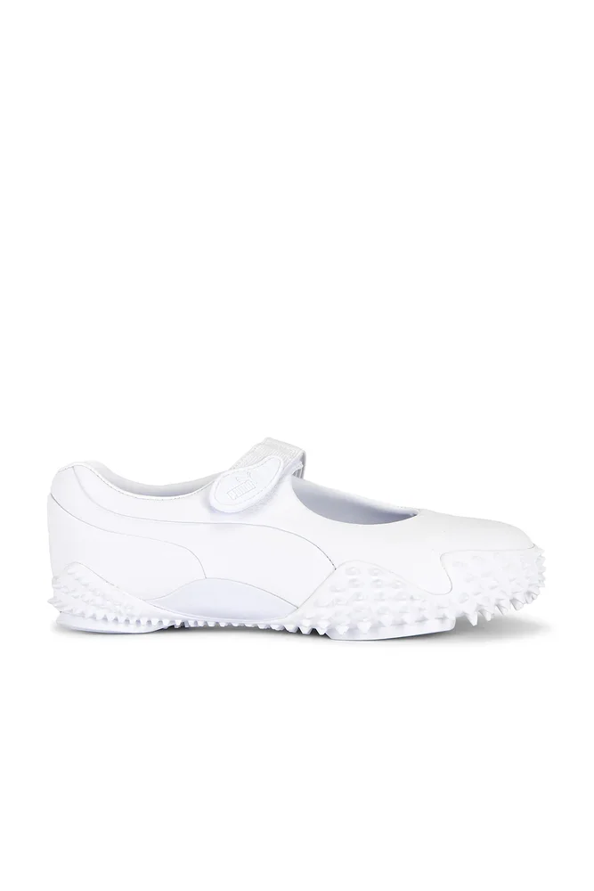 Mostro Fey Flat