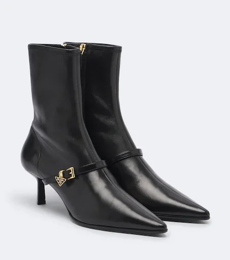 Leather ankle boots with buckle strap (black, kitten heel)
