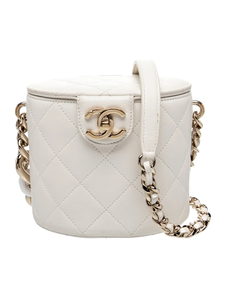Elegant Chain Vanity Case