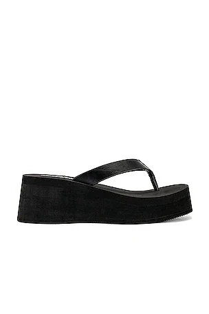 Jessica SimpsonYuri Sandal