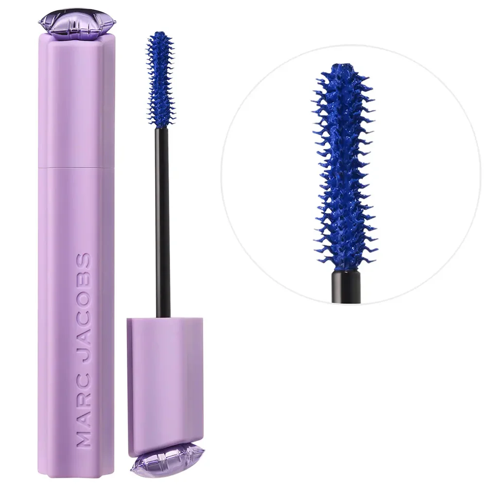 Flashes Lash-Defining Volume Mascara in Indigo