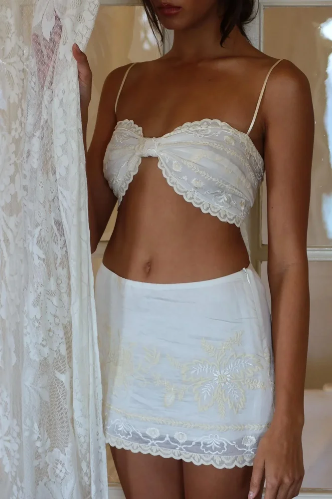 MAEVE TOP - IVORY EMBROIDERY