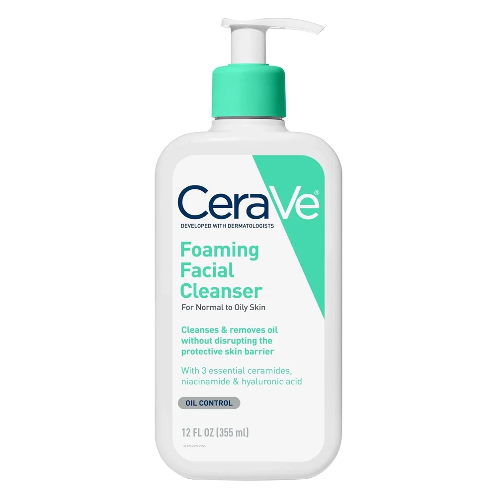 Foaming Face Wash with Hyaluronic Acid and Niacinamide for Oily Skin
