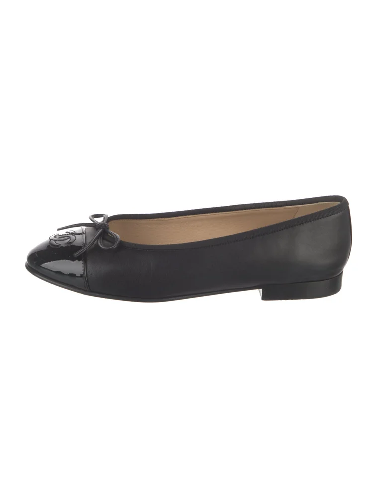 Pre-Owned Black Lambskin Cap-Toe Ballet Flats