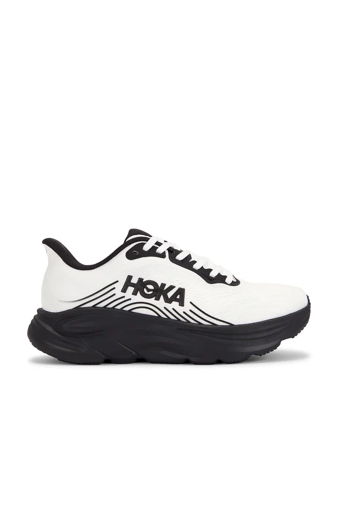 Clifton 11 Sneakers in White and Black