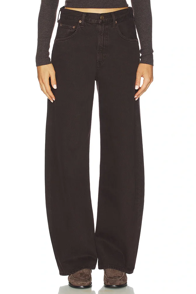 Low Curve Jeans