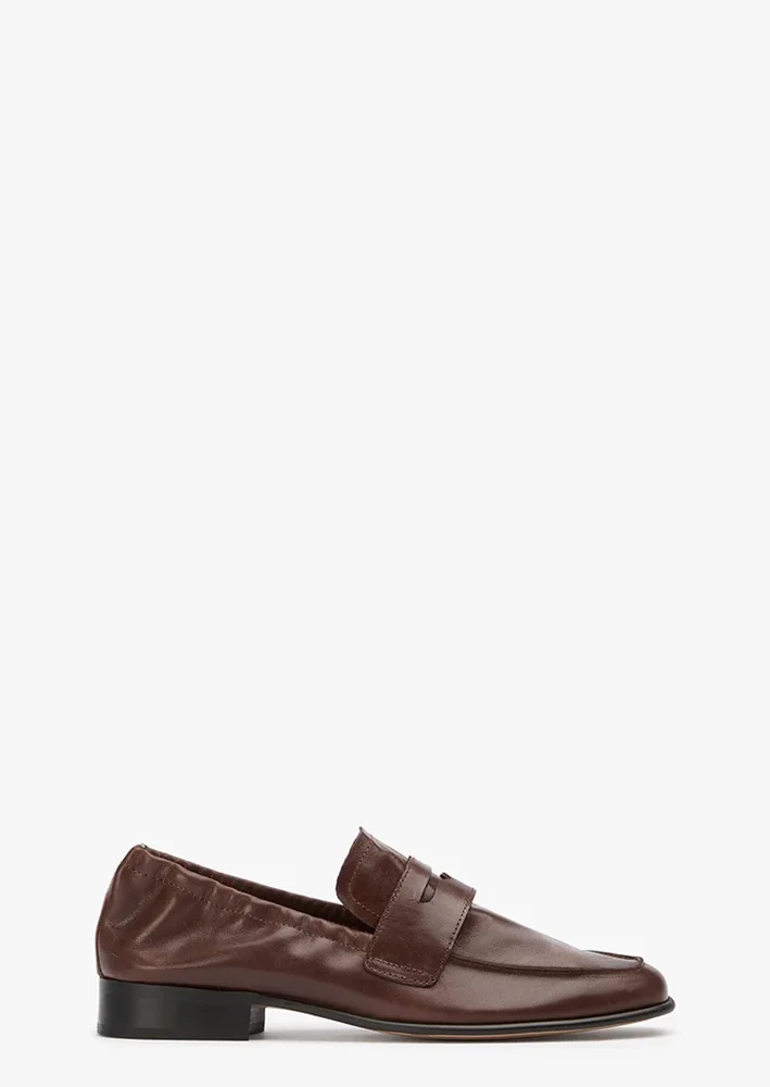 Gloria Loafer in Choc Vintage Leather