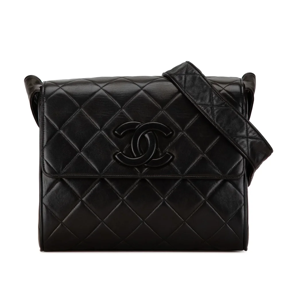 Pre-Owned Chanel Vintage Covered CC Flap Bag Quilted Lambskin Medium