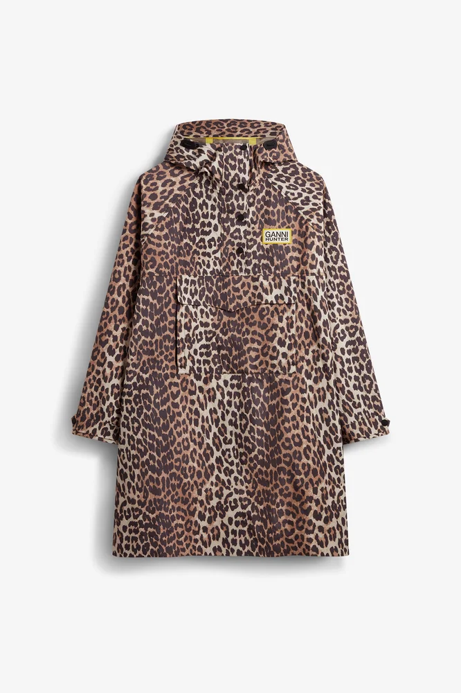 Poncho in 10K Waterproof Shell, Almond Milk