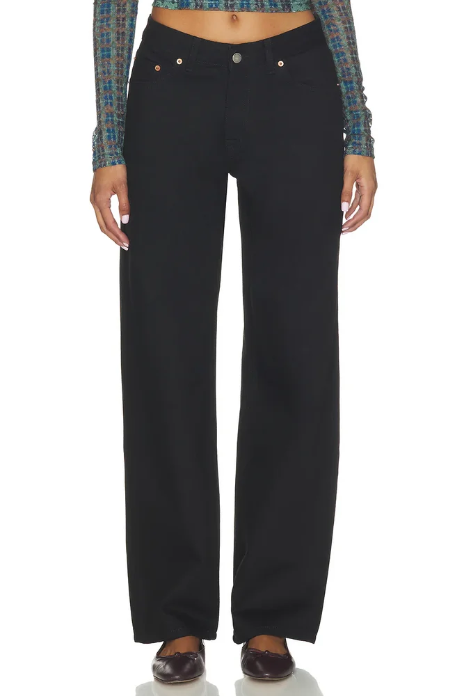 Nika Mid Straight Jeans