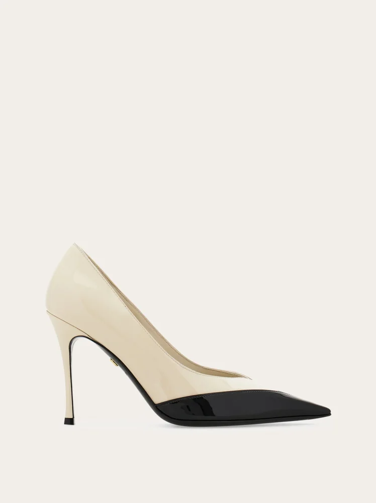 Bicolor pump