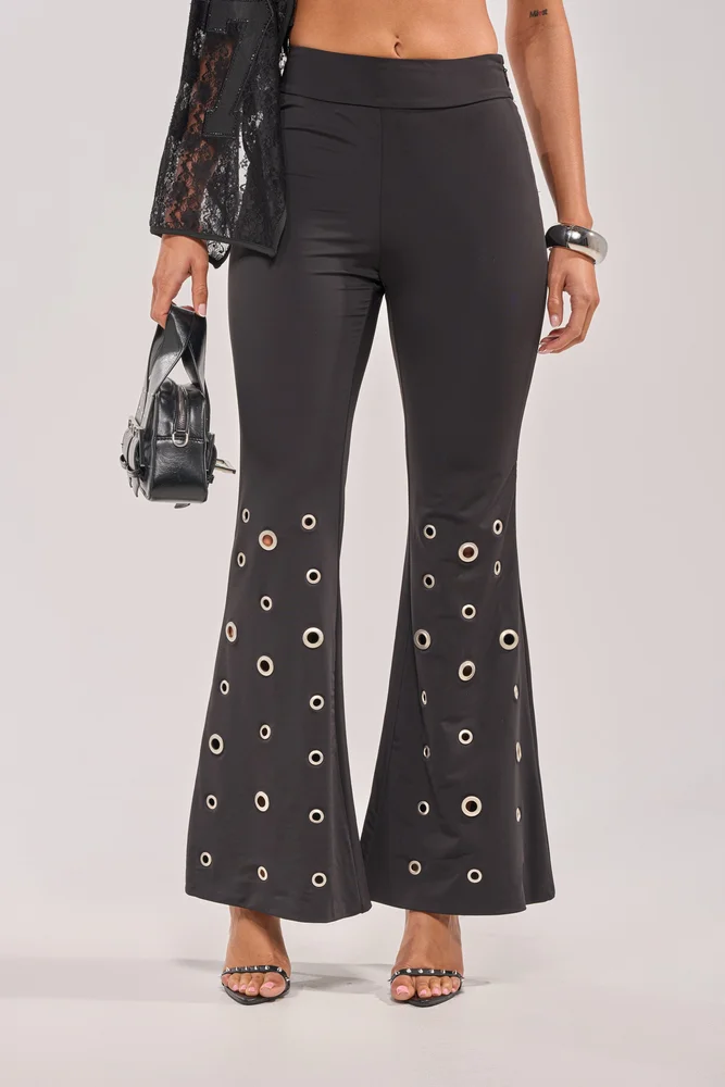 CHECK IT OUT GROMMET FLARE LEGGING