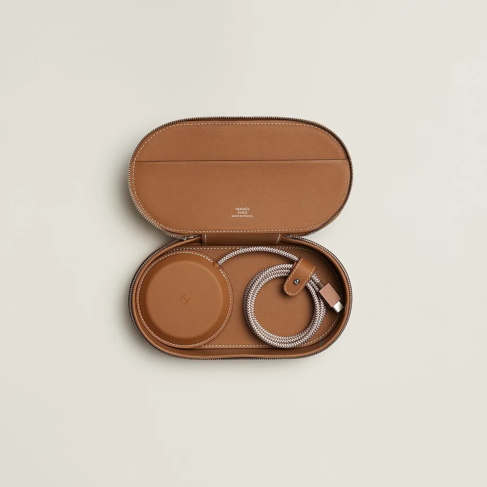 Paddock Solo charger and Petit Paddock case